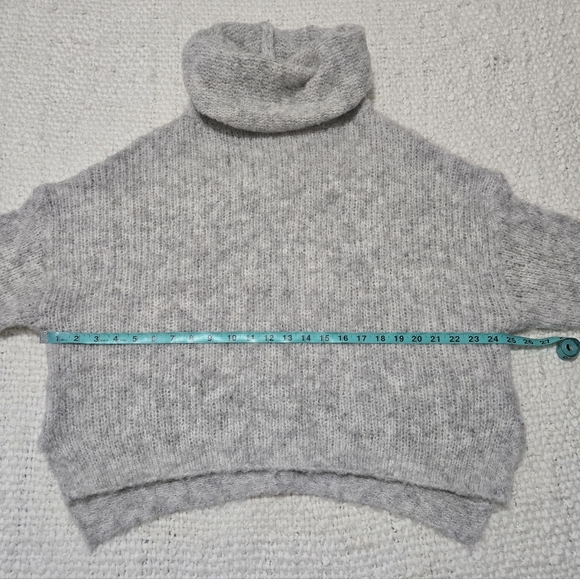DEBUT Cozy Gray Chunky Turtleneck Women's Sweater Size Large - Picture 11 of 15
